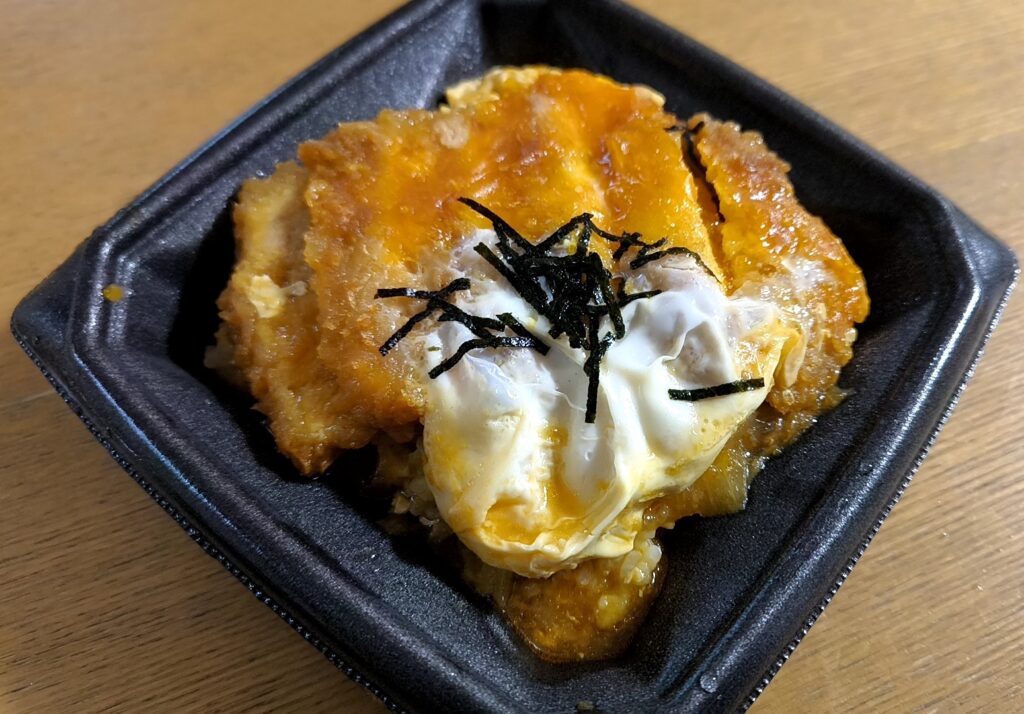トライアル名物のかつ丼